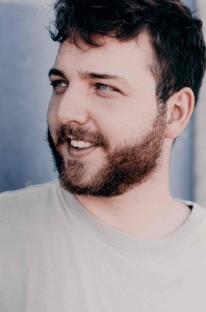 Eine Fotografie des Webseitenerstellers, Peter Wilfing.